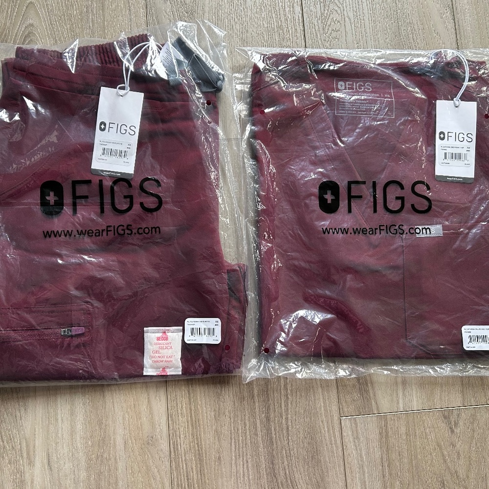 Figs XS petite Yola PANTS and XS REGULAR Catarina TOP